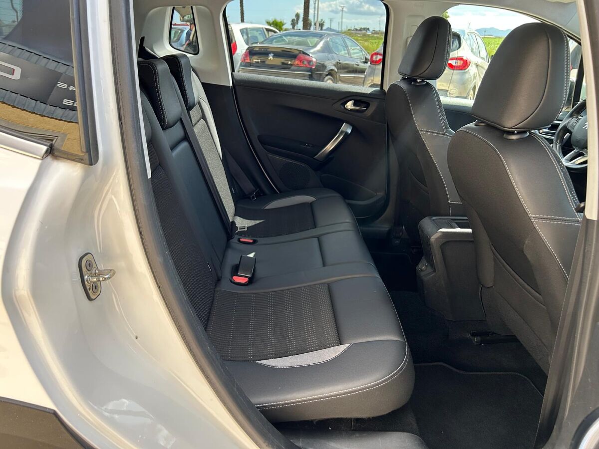 PEUGEOT 2008 ALLURE 1.2 E-THP AUTO SPANISH LHD IN SPAIN 82000 MILES 1 OWNER 2017